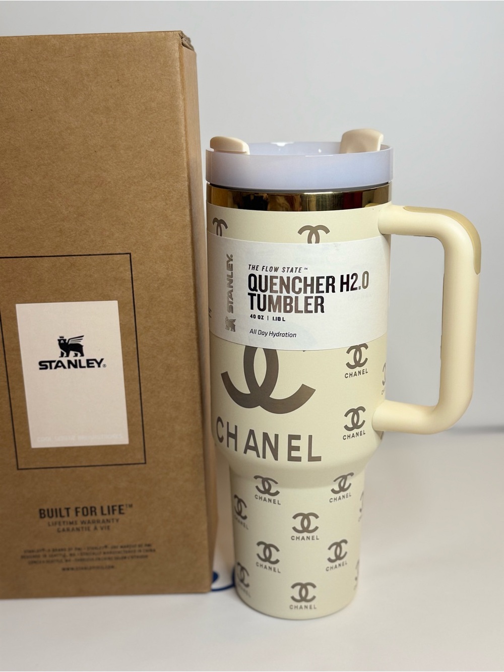 Stanley Cream and Gold Quencher H2.0 Tumbler with Handle 40 Oz
